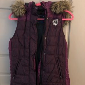 American eagle size small purple vest w/ faux fur
